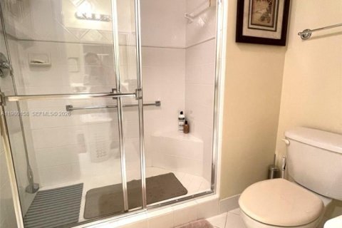 Condo in Tamarac, Florida, 2 bedrooms № 2046381 - photo 22