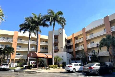 Condo in Tamarac, Florida, 2 bedrooms  № 2046381
