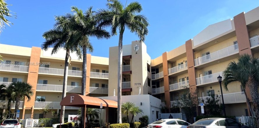 Condo in Tamarac, Florida, 2 bedrooms № 2046381