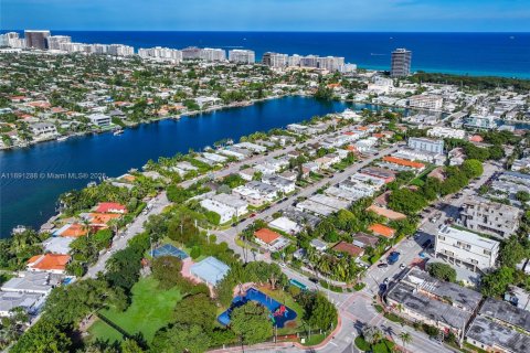 House in Miami Beach, Florida 2 bedrooms, 86.96 sq.m. № 1965030 - photo 14