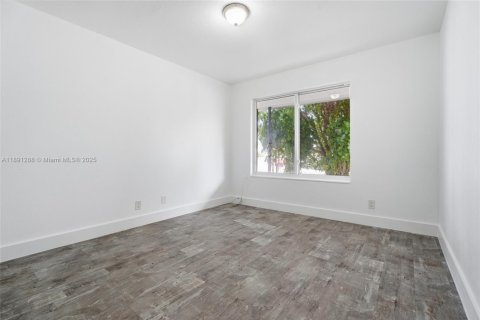 House in Miami Beach, Florida 2 bedrooms, 86.96 sq.m. № 1965030 - photo 8