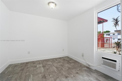 House in Miami Beach, Florida 2 bedrooms, 86.96 sq.m. № 1965030 - photo 5