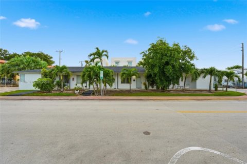 House in Miami Beach, Florida 2 bedrooms, 86.96 sq.m. № 1965030 - photo 12