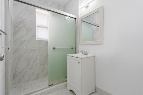 House in Miami Beach, Florida 2 bedrooms, 86.96 sq.m. № 1965030 - photo 7