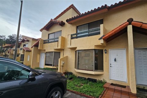 Townhouse in Miami, Florida 2 bedrooms, 107.02 sq.m. № 1875122 - photo 12