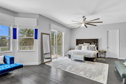 Casa en venta en Miramar, Florida, 5 dormitorios, 325.25 m2 № 2257942 - foto 22