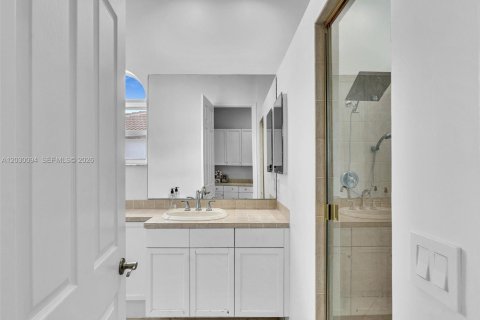 Casa en venta en Miramar, Florida, 5 dormitorios, 325.25 m2 № 2257942 - foto 27