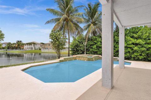 Casa en venta en Miramar, Florida, 5 dormitorios, 325.25 m2 № 2257942 - foto 19