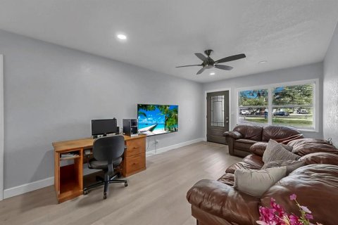 Villa ou maison à vendre à Tampa, Floride: 5 chambres, 194.54 m2 № 2139583 - photo 6