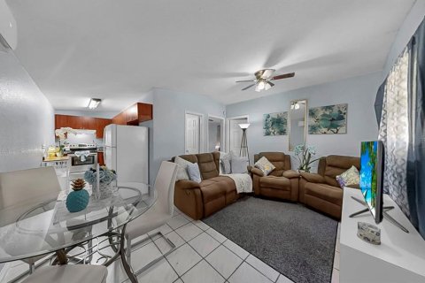 Villa ou maison à vendre à Tampa, Floride: 5 chambres, 194.54 m2 № 2139583 - photo 18