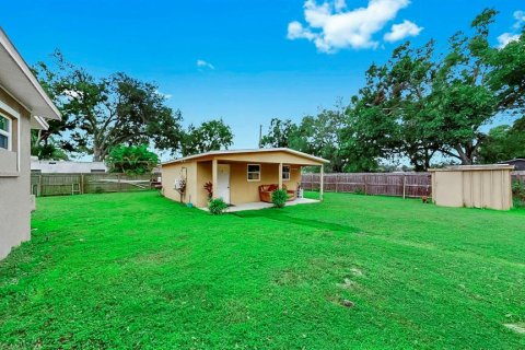 Villa ou maison à vendre à Tampa, Floride: 5 chambres, 194.54 m2 № 2139583 - photo 17