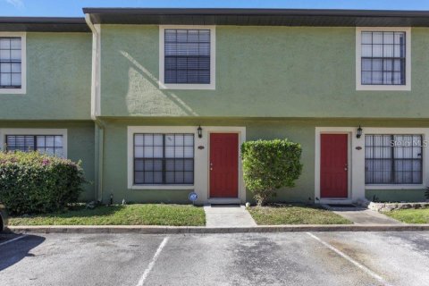 Townhouse in Winter Park, Florida 2 bedrooms, 95.78 sq.m. № 1630111 - photo 1