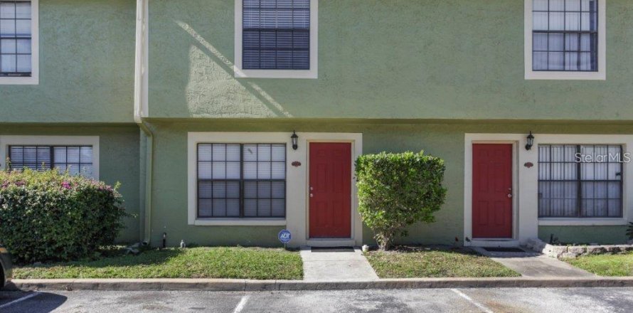Townhouse in Winter Park, Florida 2 bedrooms, 95.78 sq.m. № 1630111