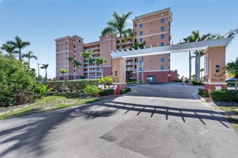 Condo in Punta Gorda, Florida, 2 bedrooms № 2199820