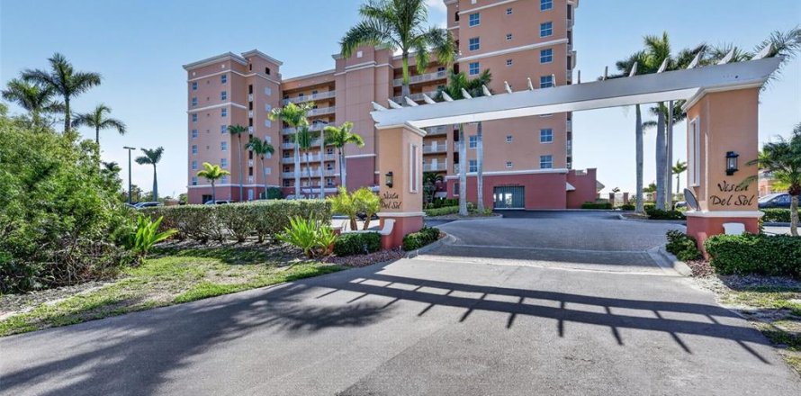 Condo in Punta Gorda, Florida, 2 bedrooms  № 2199820