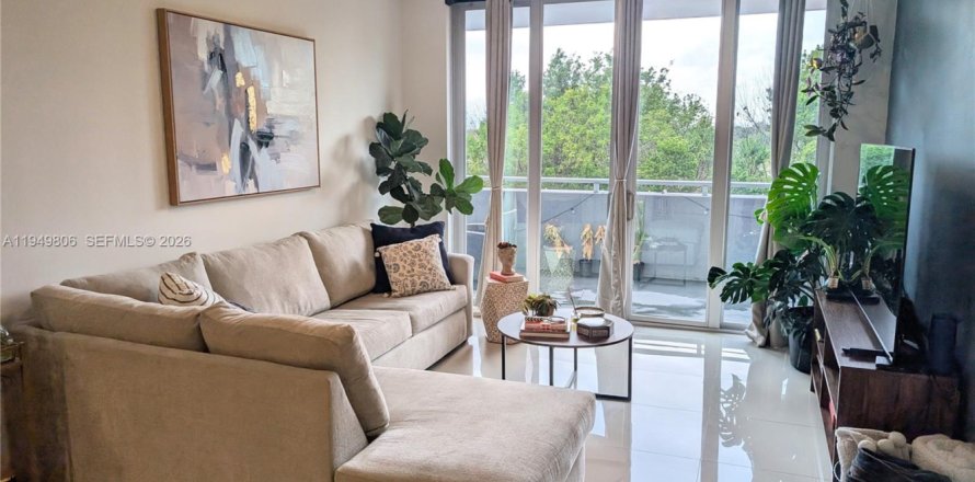 Condominio en Doral, Florida, 2 dormitorios № 2005554