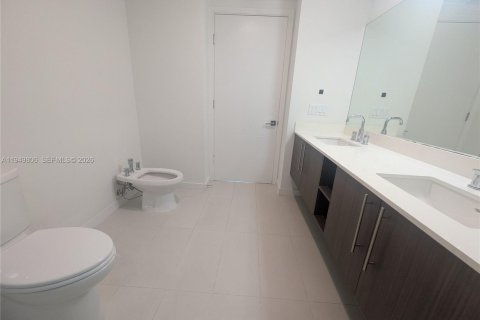 Купить кондоминиум в Дорал, Флорида 2 спальни, 104.98м2, № 2005554 - фото 23