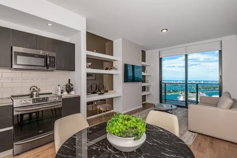 Copropriété à louer à Miami, Floride: 2 chambres, 75.99 m2 № 1864991 - photo 12
