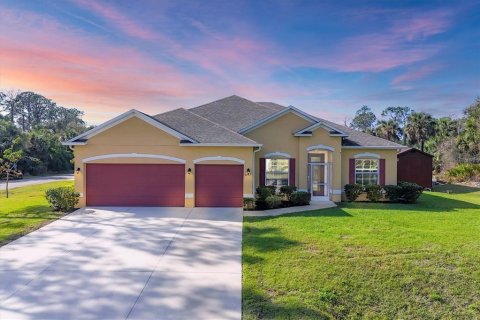 House in North Port, Florida 4 bedrooms, 225.47 sq.m. № 1866740 - photo 12