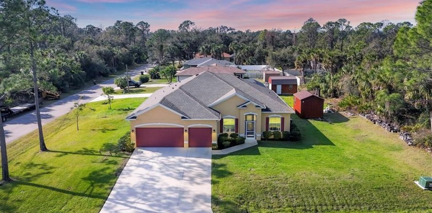 House in North Port, Florida 4 bedrooms, 225.47 sq.m. № 1866740