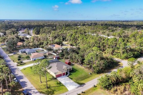 House in North Port, Florida 4 bedrooms, 225.47 sq.m. № 1866740 - photo 19