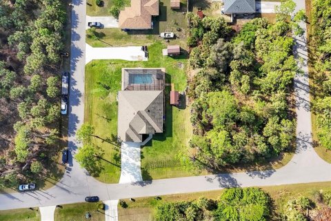House in North Port, Florida 4 bedrooms, 225.47 sq.m. № 1866740 - photo 13