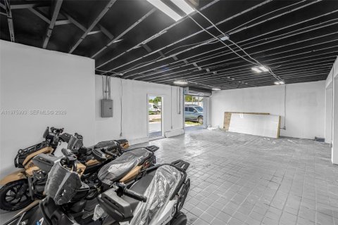 Купить коммерческую недвижимость в Майами, Флорида № 2051403 - фото 30