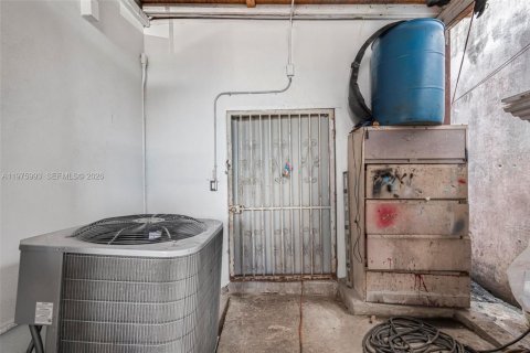 Купить коммерческую недвижимость в Майами, Флорида № 2051403 - фото 22