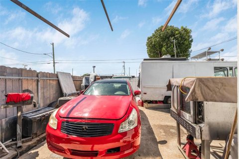 Купить коммерческую недвижимость в Майами, Флорида № 2051403 - фото 21