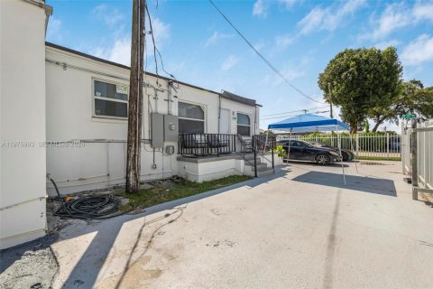 Купить коммерческую недвижимость в Майами, Флорида № 2051403 - фото 9