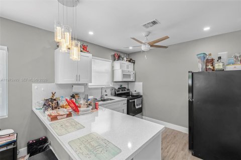 Купить коммерческую недвижимость в Майами, Флорида № 2051403 - фото 13