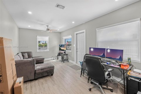 Купить коммерческую недвижимость в Майами, Флорида № 2051403 - фото 17