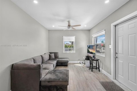 Купить коммерческую недвижимость в Майами, Флорида № 2051403 - фото 18