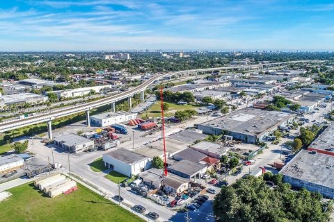 Коммерческая недвижимость в Майами, Флорида № 2051403