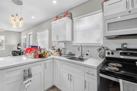 Купить коммерческую недвижимость в Майами, Флорида № 2051403 - фото 15