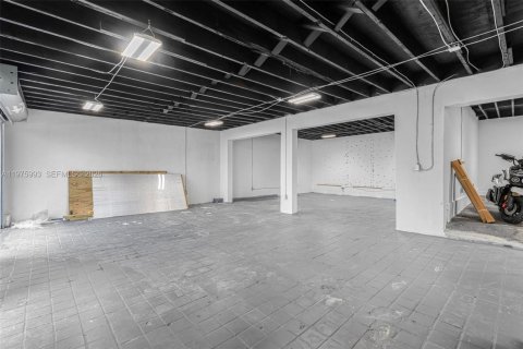 Купить коммерческую недвижимость в Майами, Флорида № 2051403 - фото 28