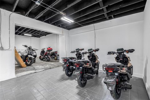 Купить коммерческую недвижимость в Майами, Флорида № 2051403 - фото 26