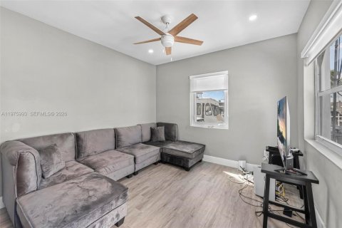 Купить коммерческую недвижимость в Майами, Флорида № 2051403 - фото 11