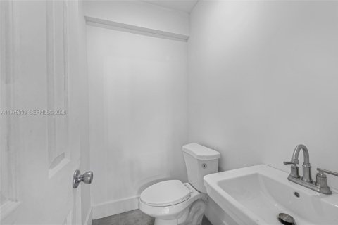 Купить коммерческую недвижимость в Майами, Флорида № 2051403 - фото 27