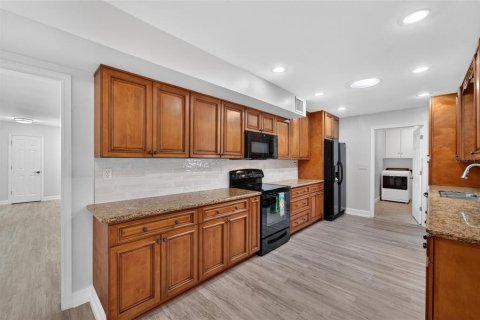 Casa en venta en Sun City Center, Florida, 2 dormitorios, 205.87 m2 № 2100627 - foto 12