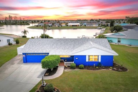 Casa en Sun City Center, Florida 2 dormitorios, 205.87 m2 № 2100627