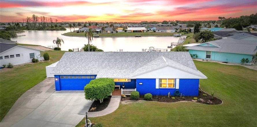Casa en Sun City Center, Florida 2 dormitorios, 205.87 m2 № 2100627
