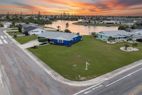 Casa en venta en Sun City Center, Florida, 2 dormitorios, 205.87 m2 № 2100627 - foto 2