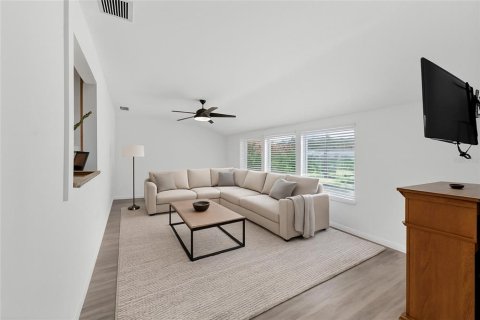 Casa en venta en Sun City Center, Florida, 2 dormitorios, 205.87 m2 № 2100627 - foto 17