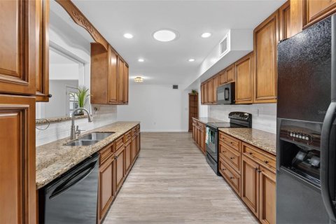 Casa en venta en Sun City Center, Florida, 2 dormitorios, 205.87 m2 № 2100627 - foto 11