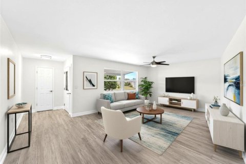Casa en venta en Sun City Center, Florida, 2 dormitorios, 205.87 m2 № 2100627 - foto 5