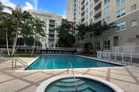 Condo in Miami, Florida, 2 bedrooms  № 1819828 - photo 29