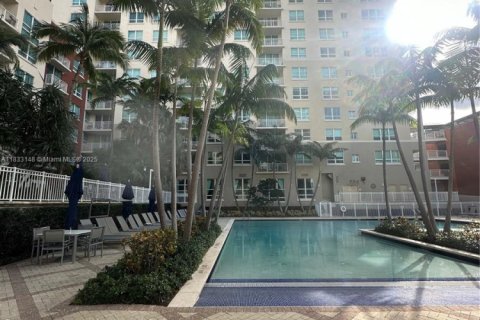 Condo in Miami, Florida, 2 bedrooms  № 1819828 - photo 26