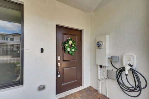 Adosado en venta en Pembroke Pines, Florida, 4 dormitorios, 175.4 m2 № 1841042 - foto 7