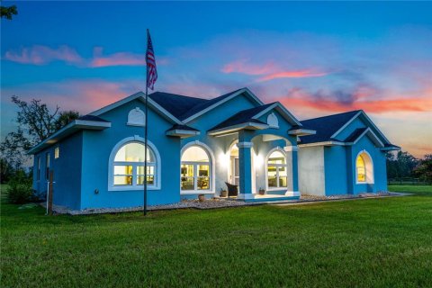 Villa ou maison à Bell, Floride 4 chambres, 228.35 m2 № 2362688